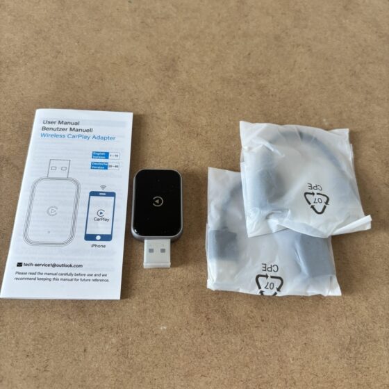 Bezprzewodowy adapter CarPlay USB AIZEO SYY03 - kompaktowy dongle