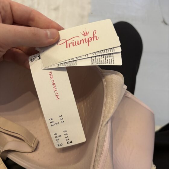 Biustonosz Triumph nude - rozmiar 04 (NOWY z metkami)