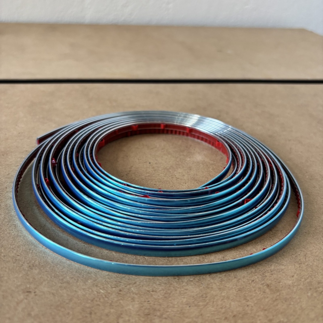 Chromowana listwa dekoracyjna PVC w rolce - obrazek 2