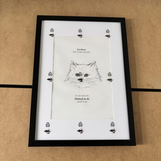 Czarna rama MDF z plexi do plakatu - około 50 x 70 cm