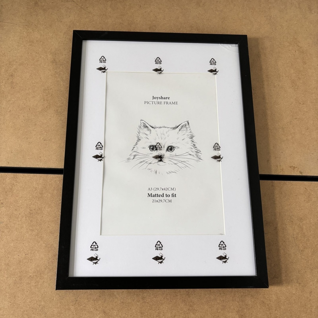 Czarna rama MDF z plexi do plakatu - około 50 x 70 cm