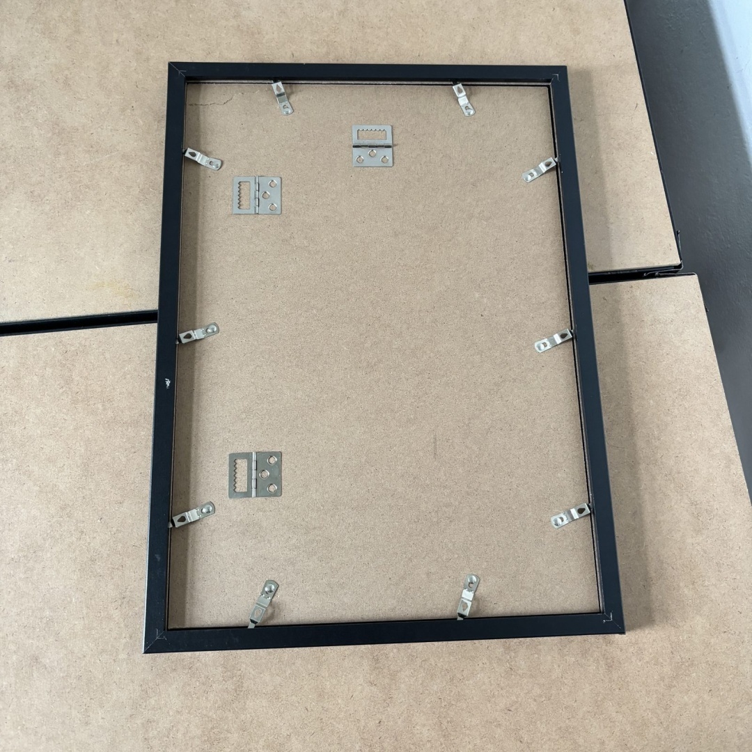 Czarna rama MDF z plexi do plakatu - około 50 x 70 cm - obrazek 2