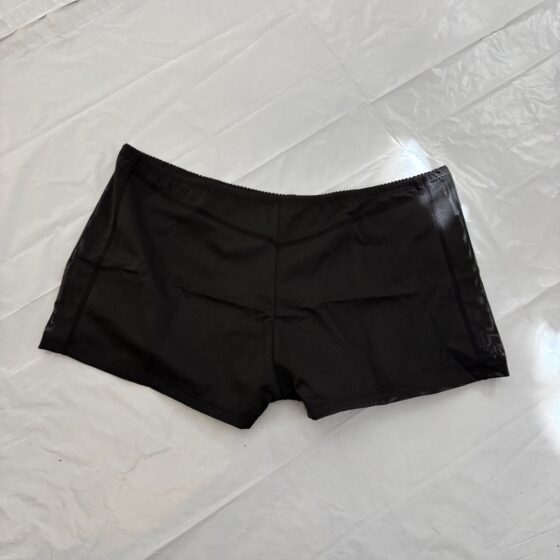 Czarne majtki damskie typu szorty (mesh / boy-shorts)