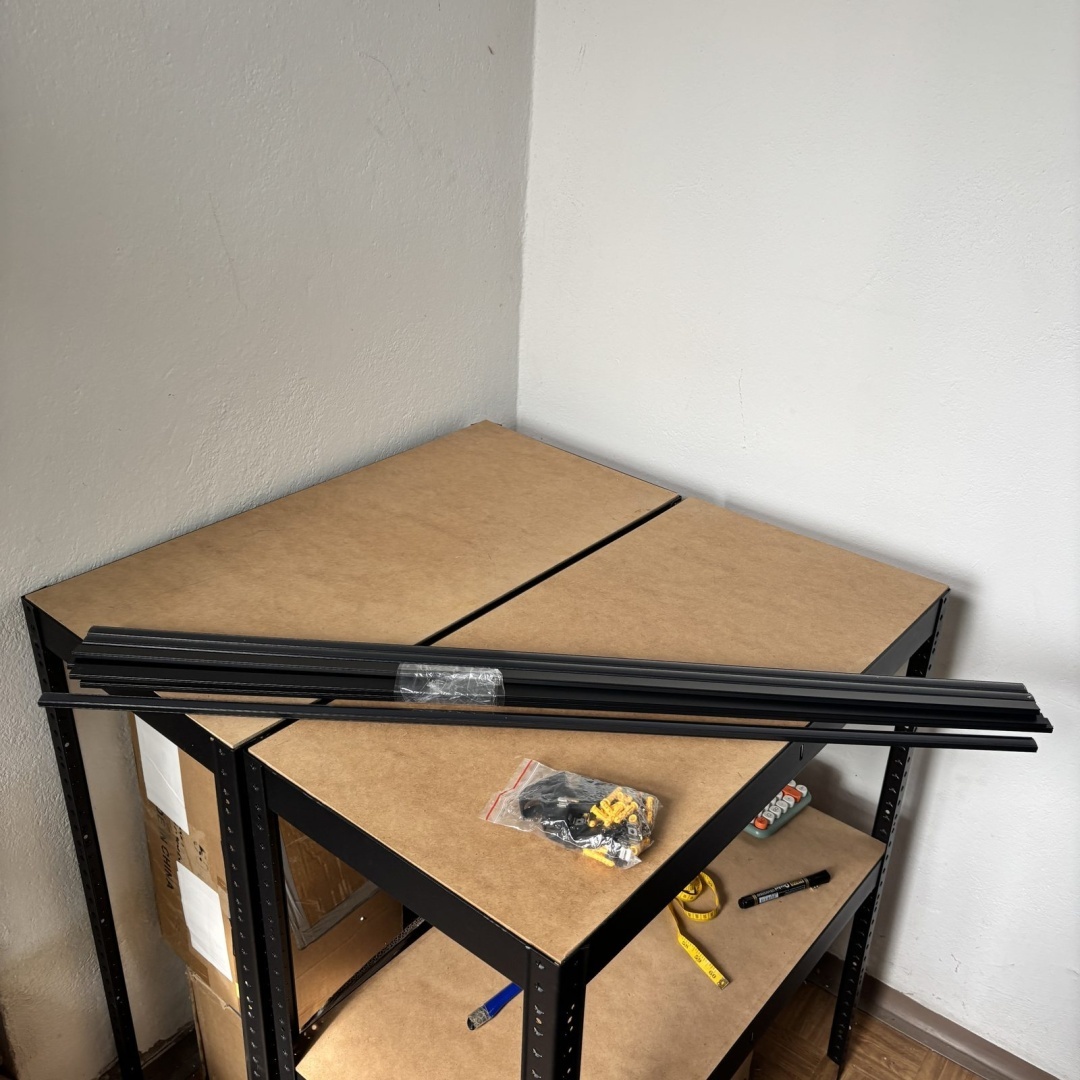 Czarne profile aluminiowe U do taśmy LED 12 mm