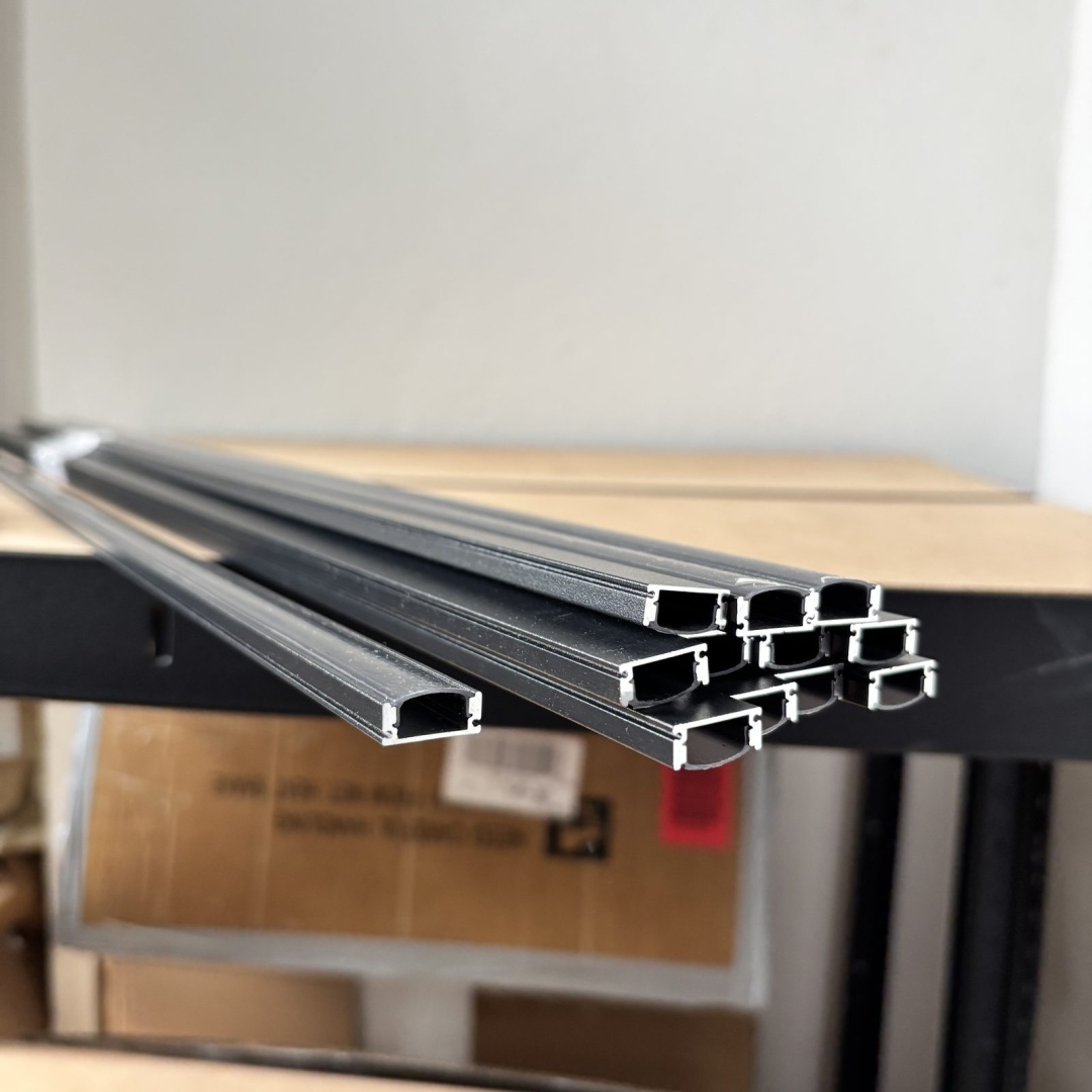 Czarne profile aluminiowe U do taśmy LED 12 mm - obrazek 2