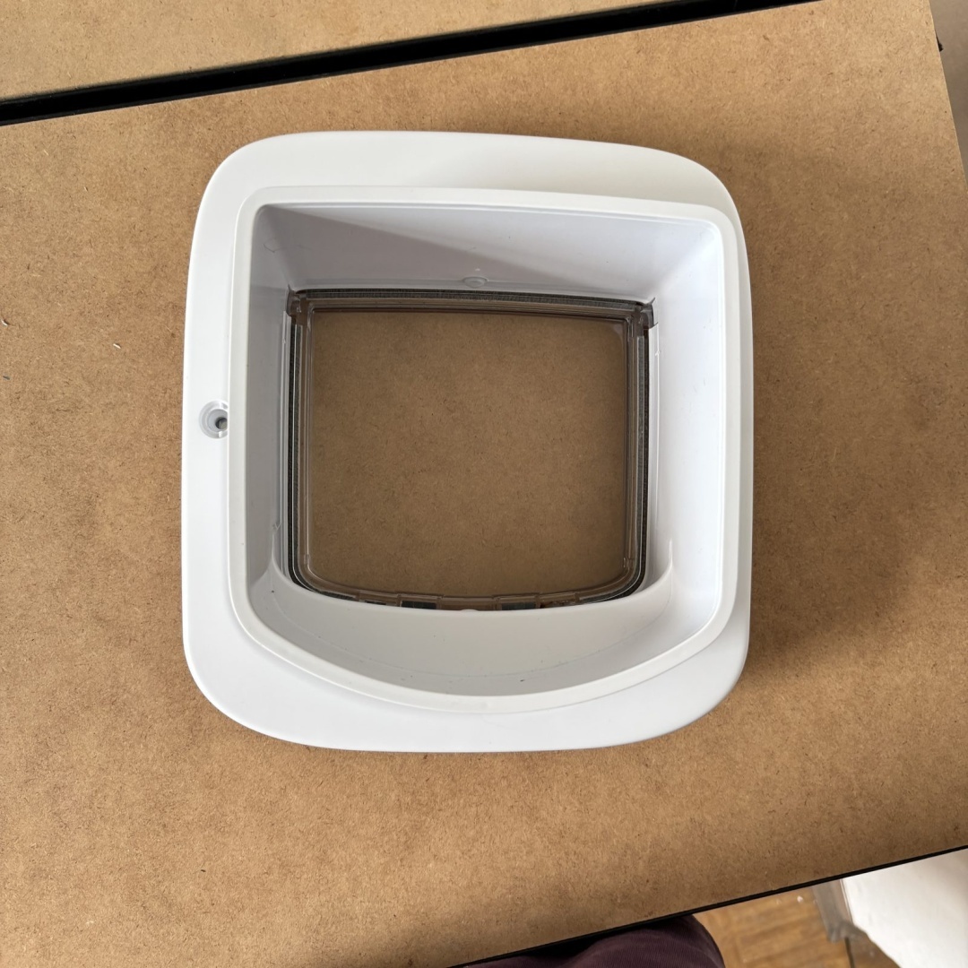 Drzwiczki PetSafe Microchip Cat Flap PPA19-16145 białe - obrazek 4