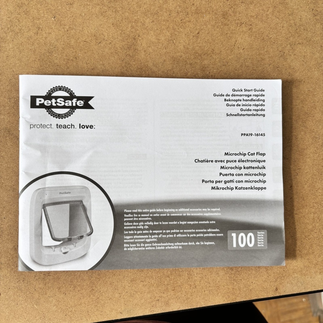 Drzwiczki PetSafe Microchip Cat Flap PPA19-16145 białe - obrazek 5