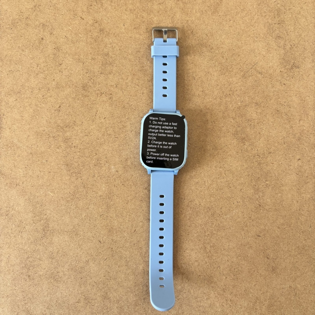 Dziecięcy smartwatch z niebieskim paskiem - obrazek 2