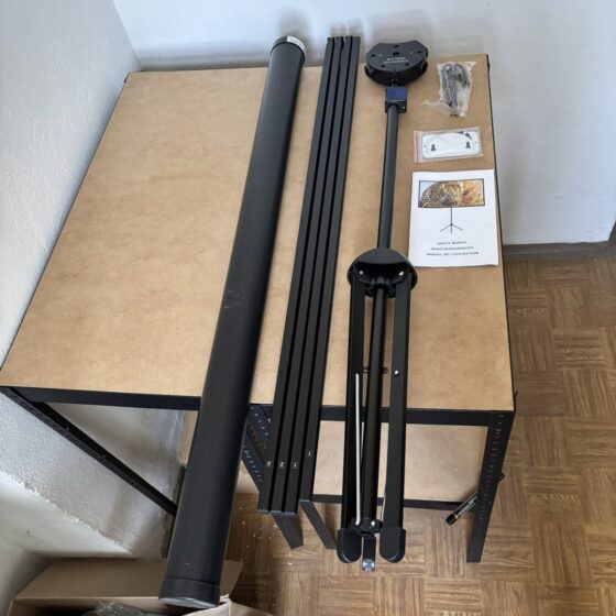 Ekran projekcyjny Excelimage 80 cali na statywie