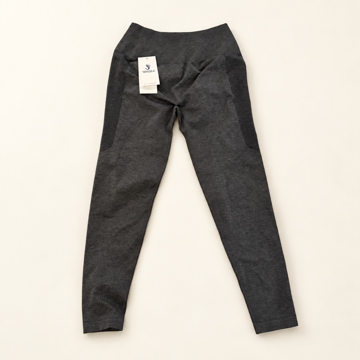 Legginsy TAYOEA charcoal scrunch - wysoki stan - NOWE z metką — aranżacja poglądowa AI na jasnym tle