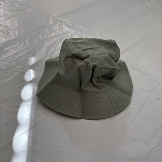 Kapelusz bucket dziecięcy szałwiowy z siateczką i sznurkiem - 48 cm