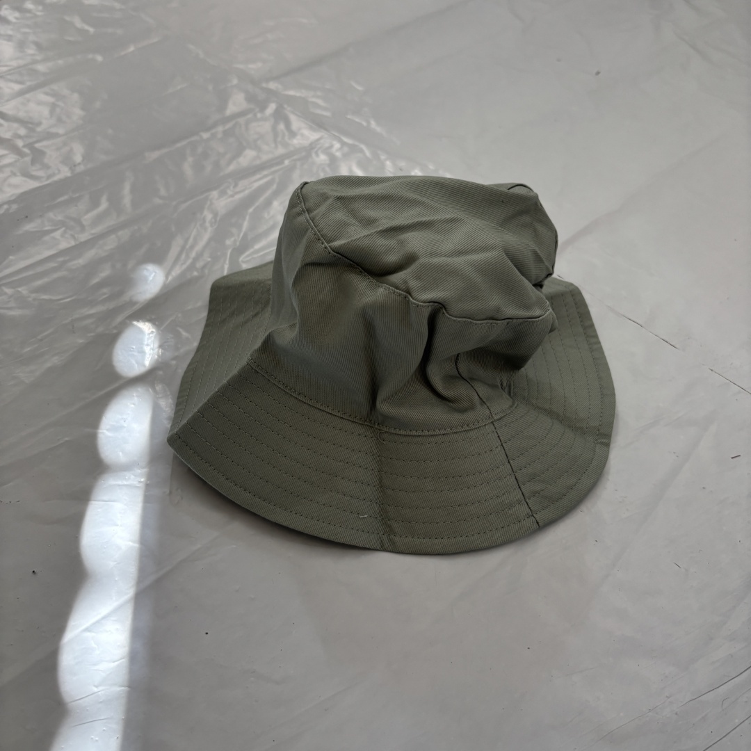 Kapelusz bucket dziecięcy szałwiowy z siateczką i sznurkiem - 48 cm