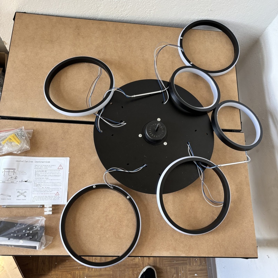 Lampa sufitowa LED F083 z wentylatorem i pięcioma ramionami