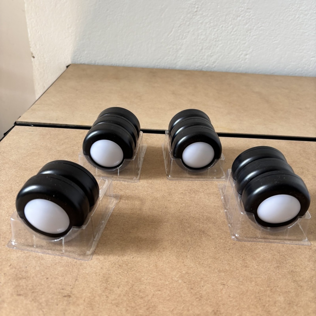 Lampki LED typu puck z pilotami - zestaw 11 szt. - obrazek 2