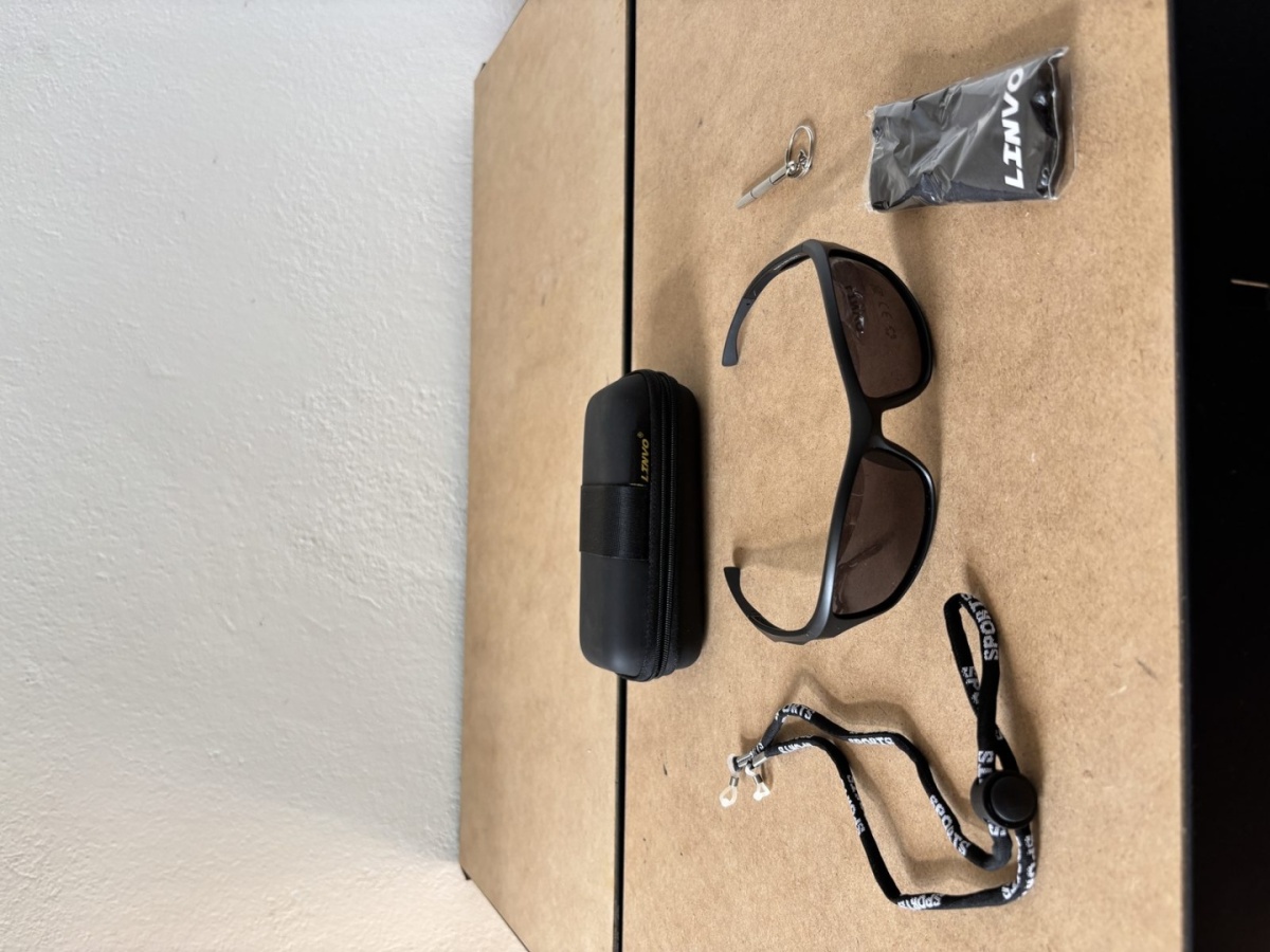 Linvo okulary sportowe z etui i paskiem