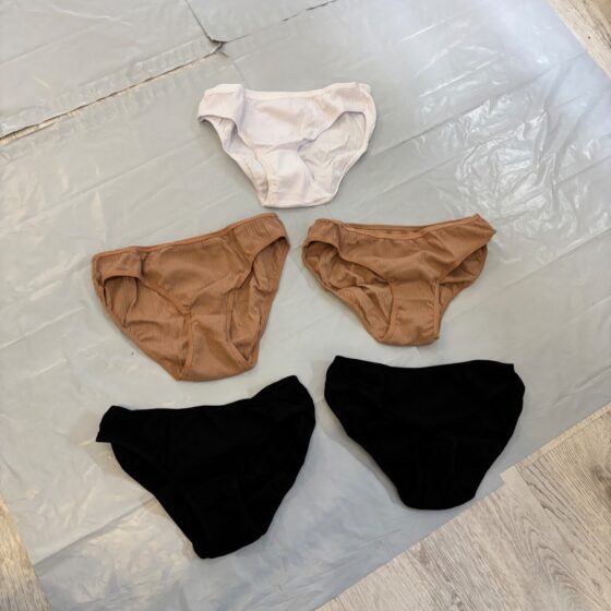 Majtki bikini prążkowane MOR - 5-pak (biały/beż/czarny) rozmiar L 46-48 - NOWE