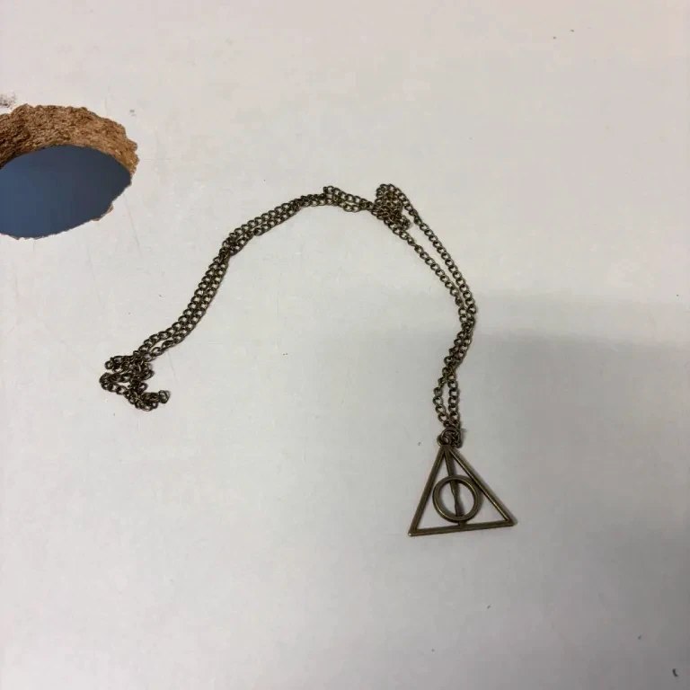 Naszyjnik Insygnia Śmierci Harry Potter