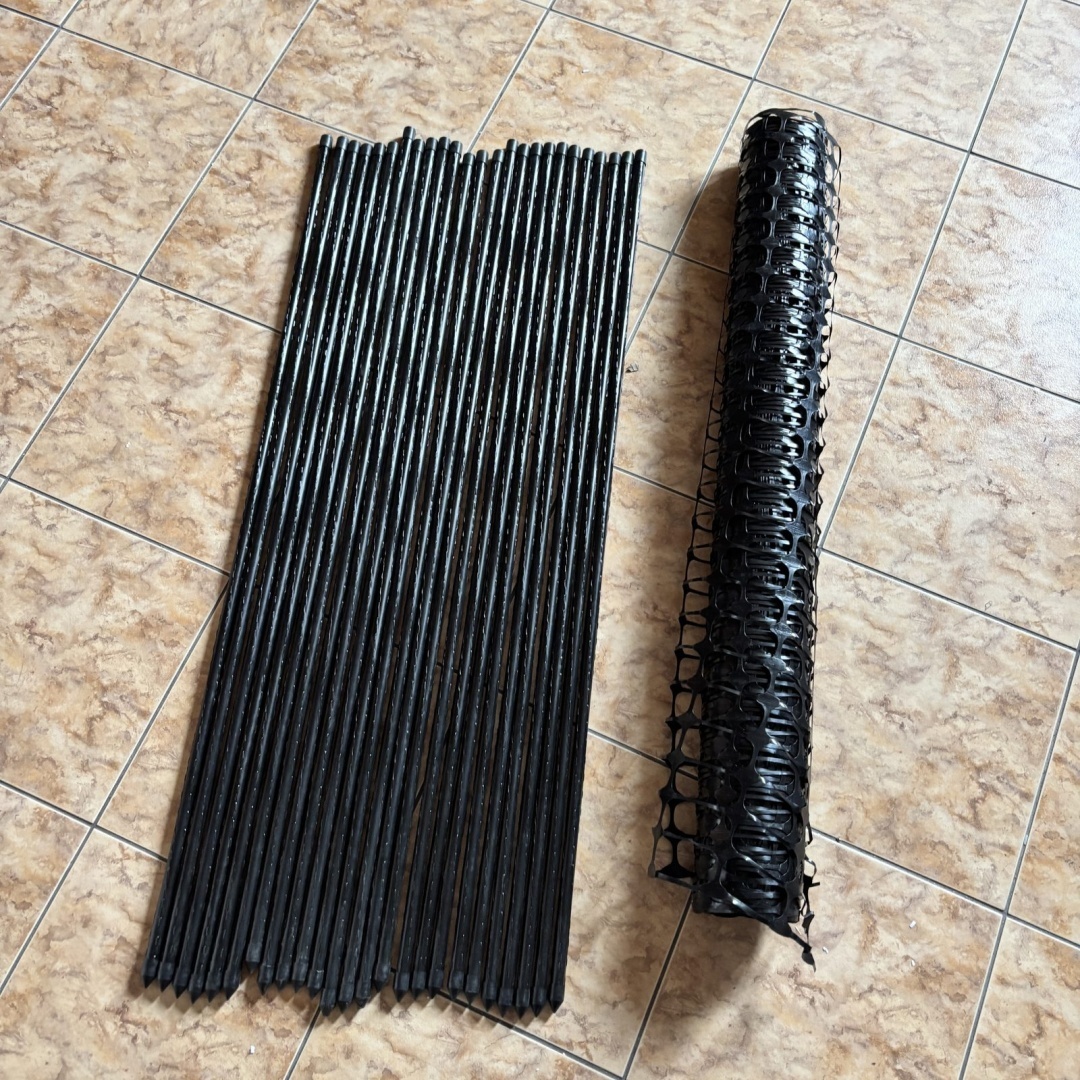 Ohuhu GPF-03 plastikowa siatka ogrodzeniowa 1 x 30 m z 20 palikami