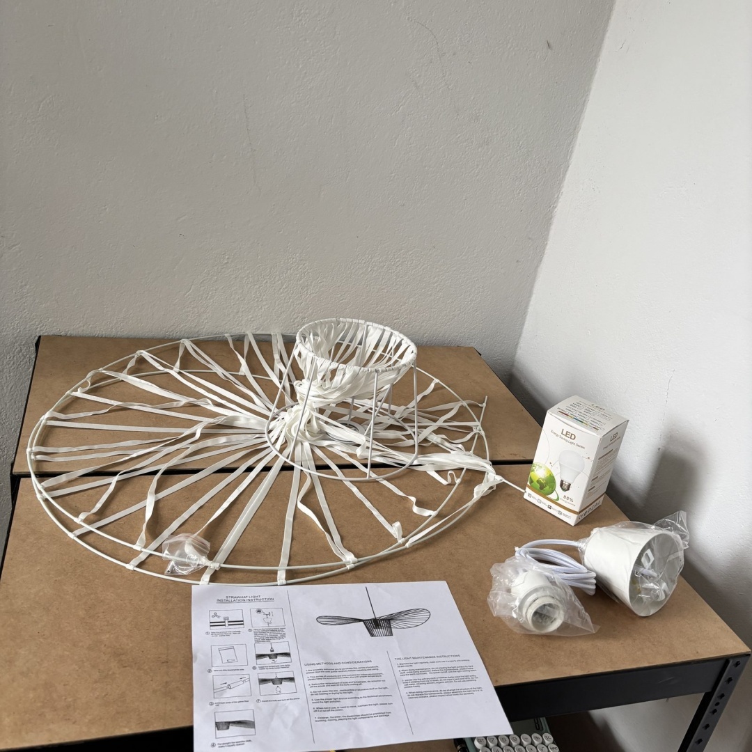 Pleciona lampa wisząca Straw Hat - biały klosz w stylu boho
