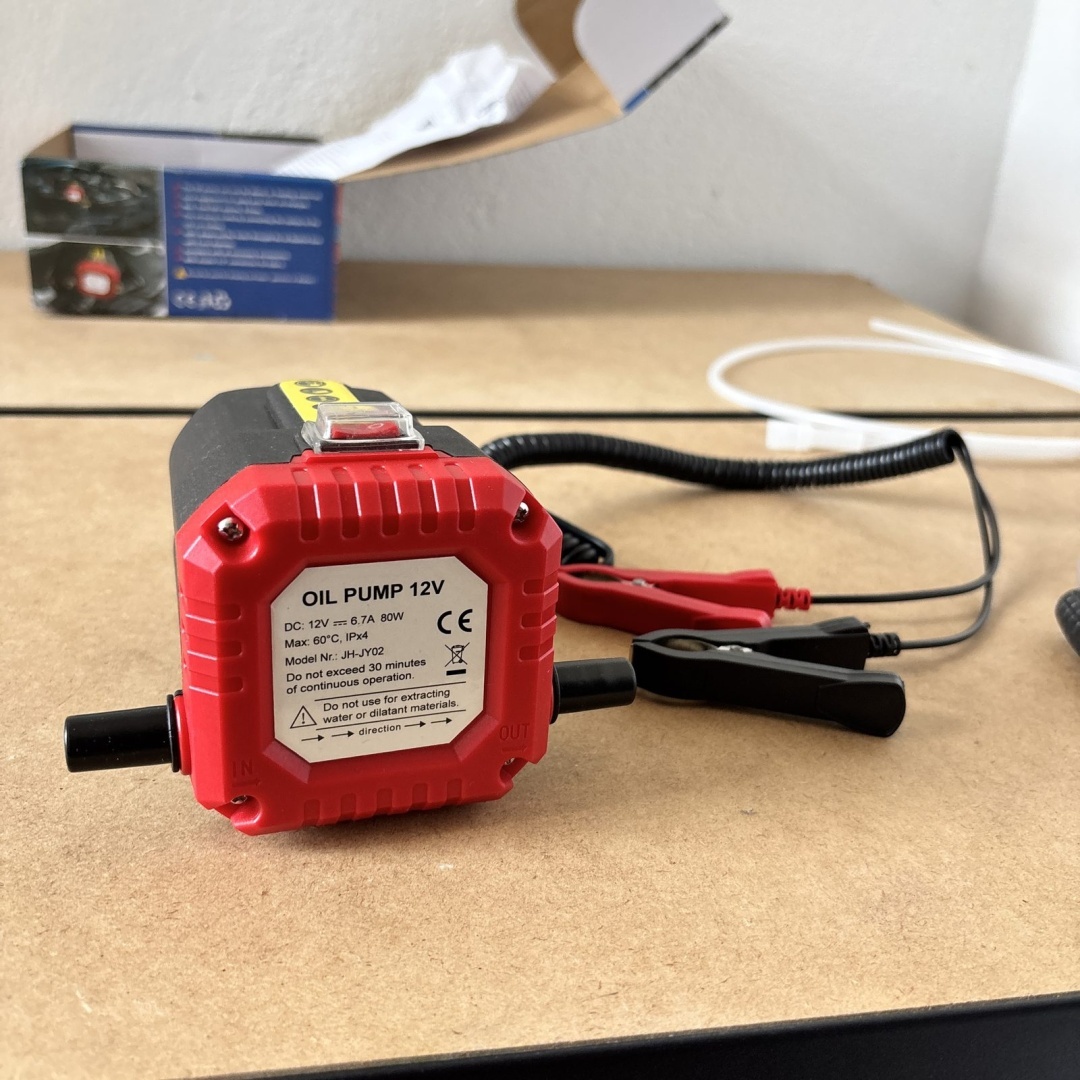 Pompa do oleju 12 V 80 W model JH-3702 z wężami