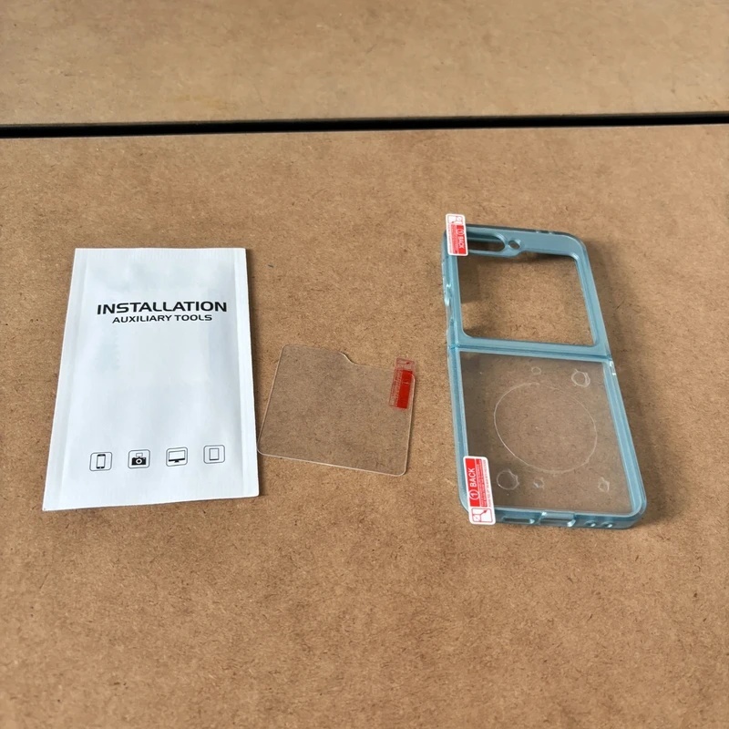 Przezroczysto-błękitne etui do Samsung Z Flip 6