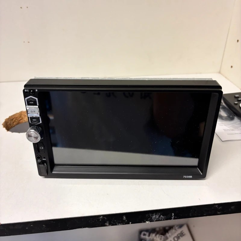 Radio samochodowe Hikity Y3805 1DIN 6,86" CarPlay Bluetooth