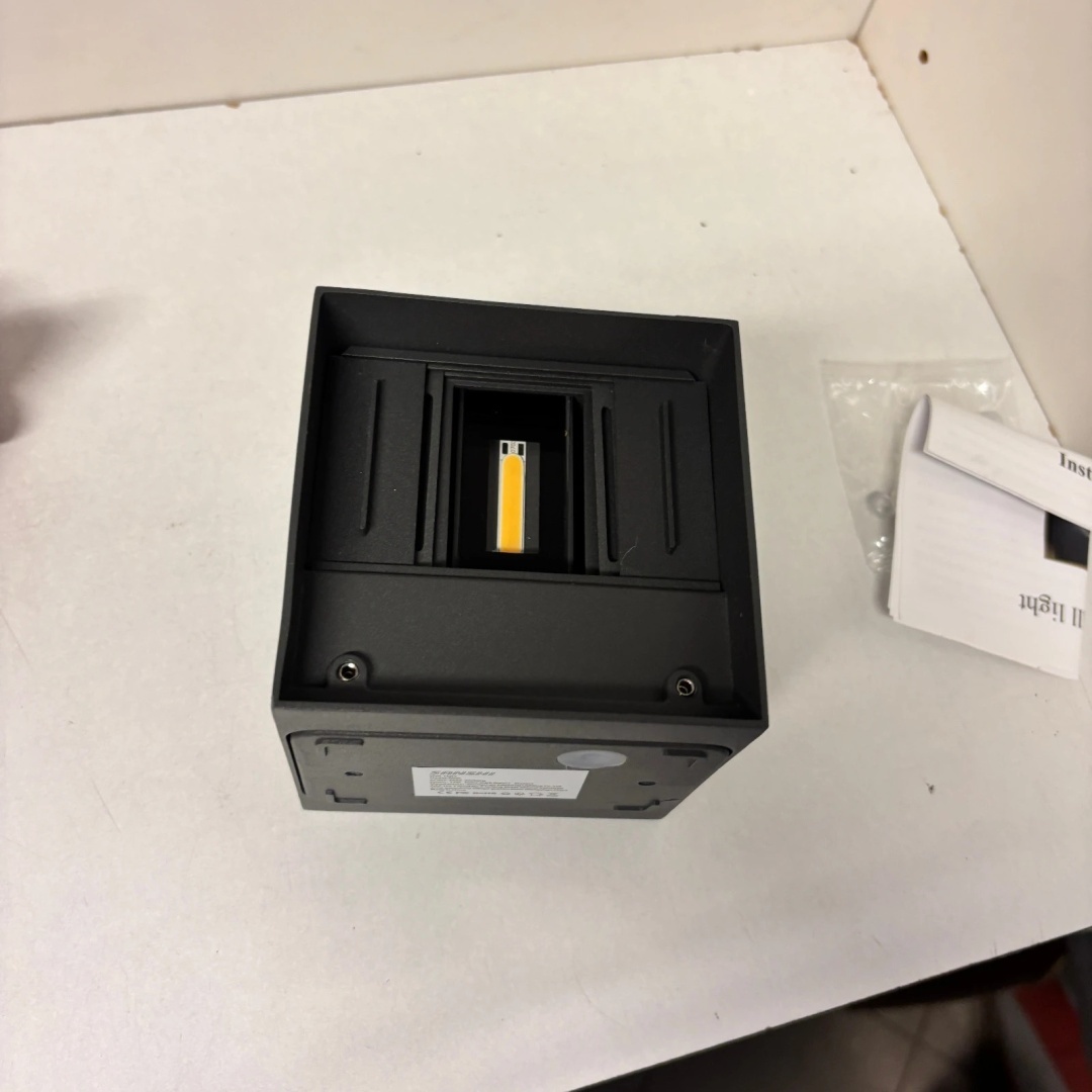 Sanshi LED kinkiet ścienny 12 W IP65 3000 K