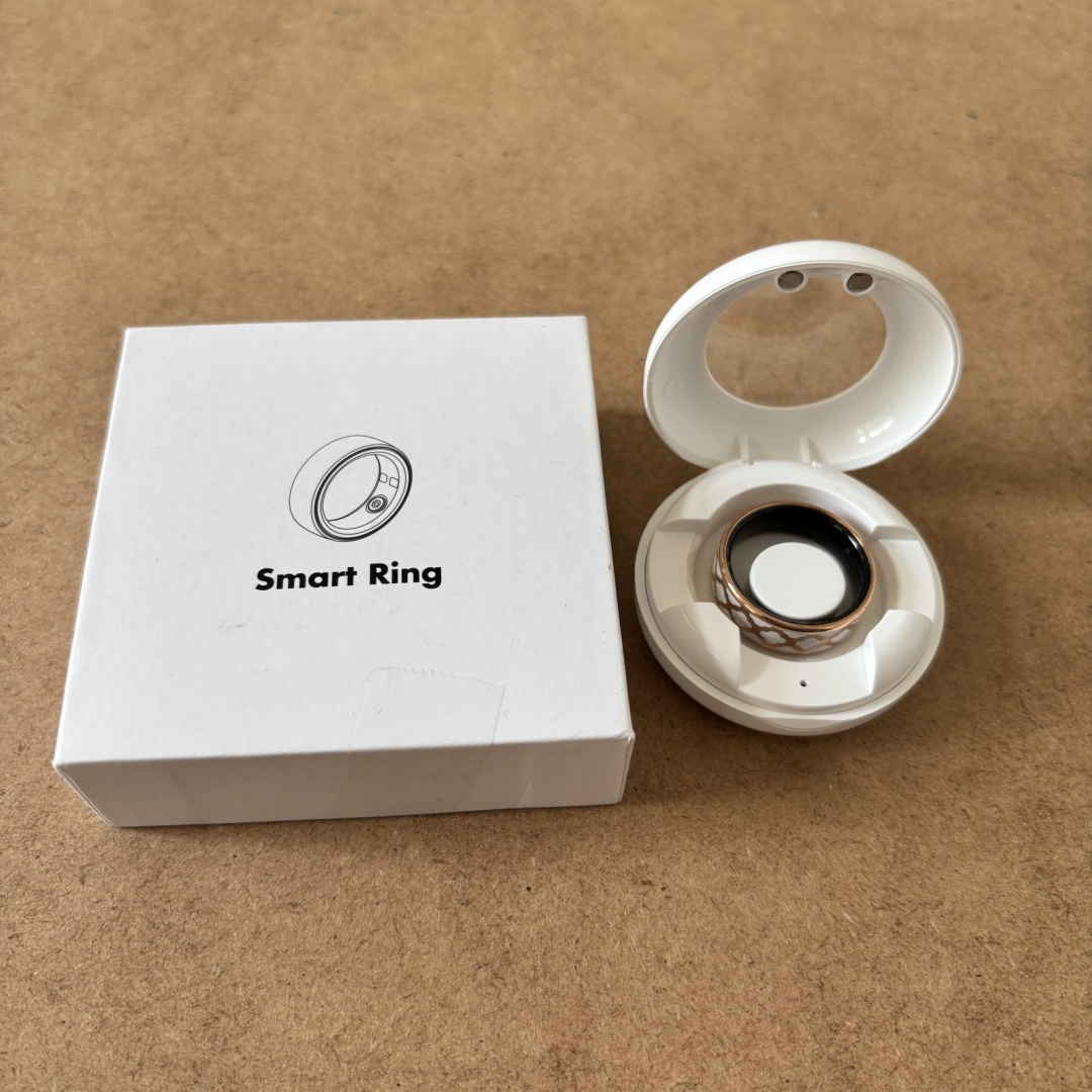 Smart ring z etui ładującym