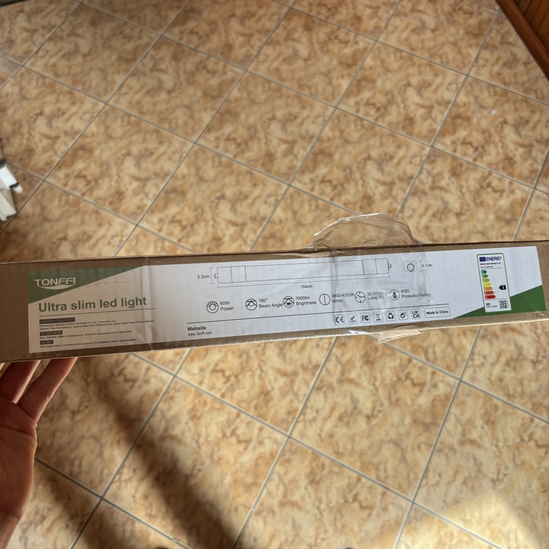 TONFFI Ultra slim LED 60W 7000lm 154 cm IP65
