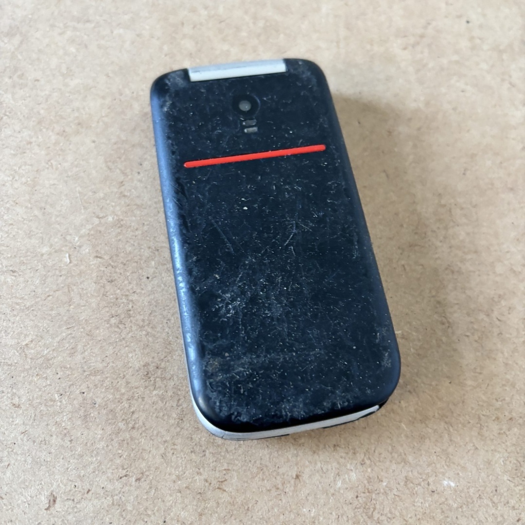 Telefon klapkowy Artfone z przyciskiem SOS - obrazek 2