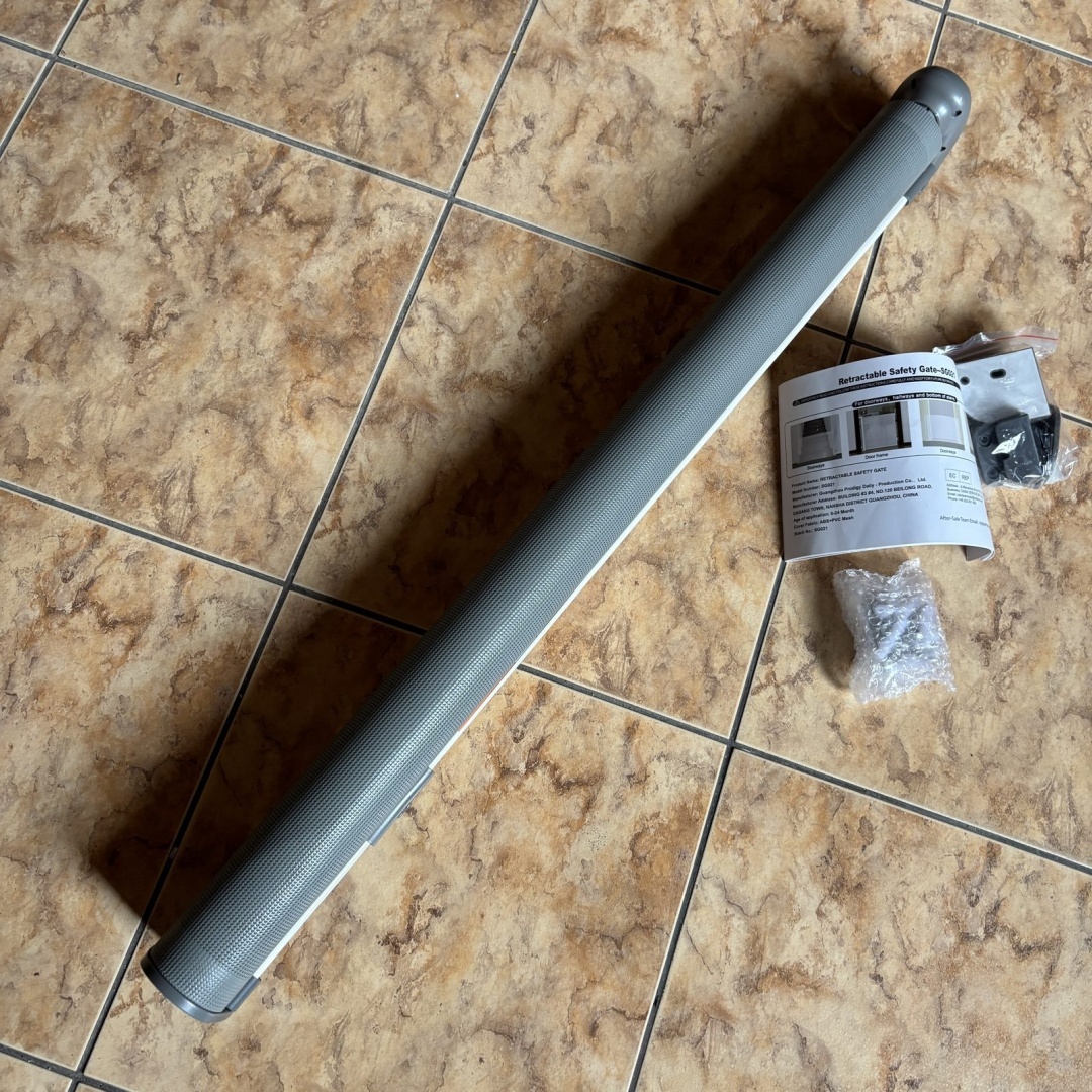 Wysuwana barierka bezpieczeństwa 300 cm - szara, dla dzieci i zwierząt - obrazek 2
