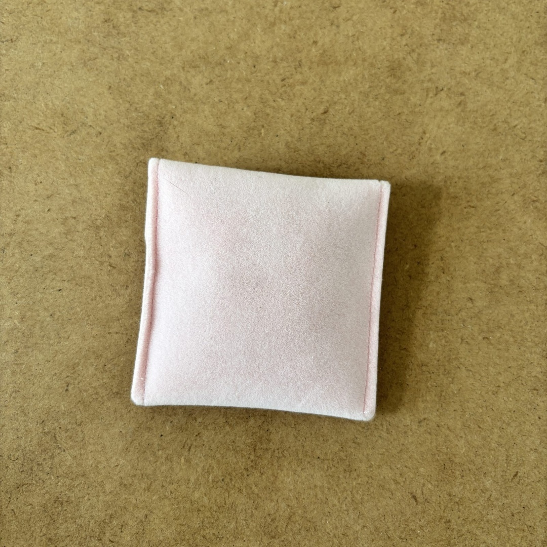 Zestaw biżuterii z muszelkami - naszyjnik i dwie bransoletki - obrazek 2