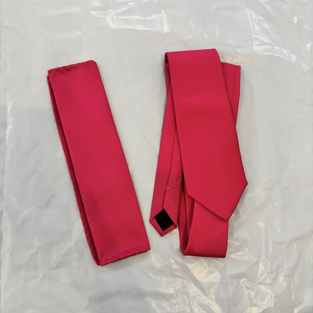 Zestaw krawat + poszetka fuksja / magenta satynowy